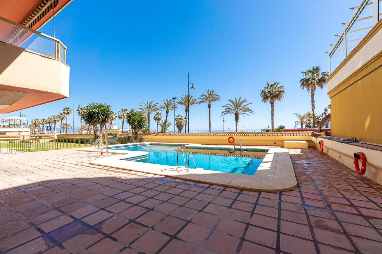 797 Holiday Rentals - Amplio Piso Con Terraza En Primera Linea De Playa ตอร์เรโมลิโนส ภายนอก รูปภาพ